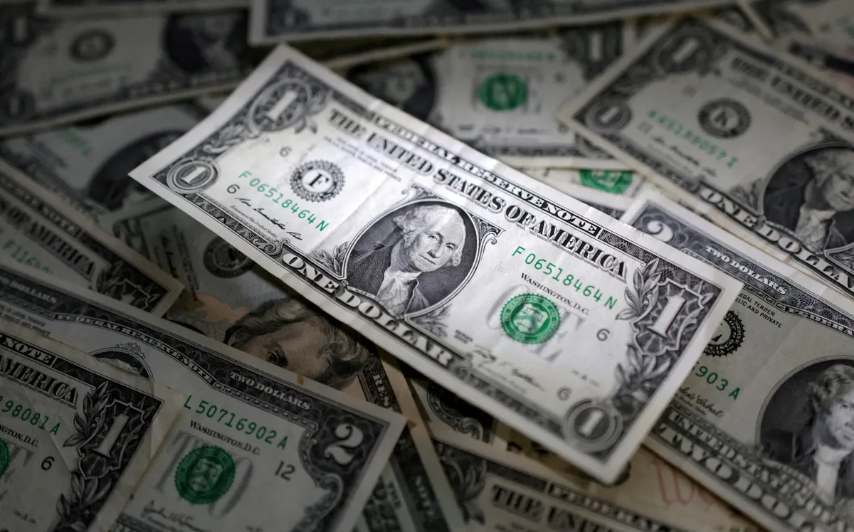 El dólar operó estable a la espera de una licitación de deuda clave del Tesoro