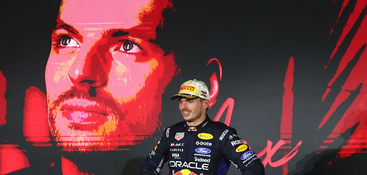 Verstappen krönt Jubiläumsrennen in Singapur – beim designierten Weltmeister versagen die Bremsen