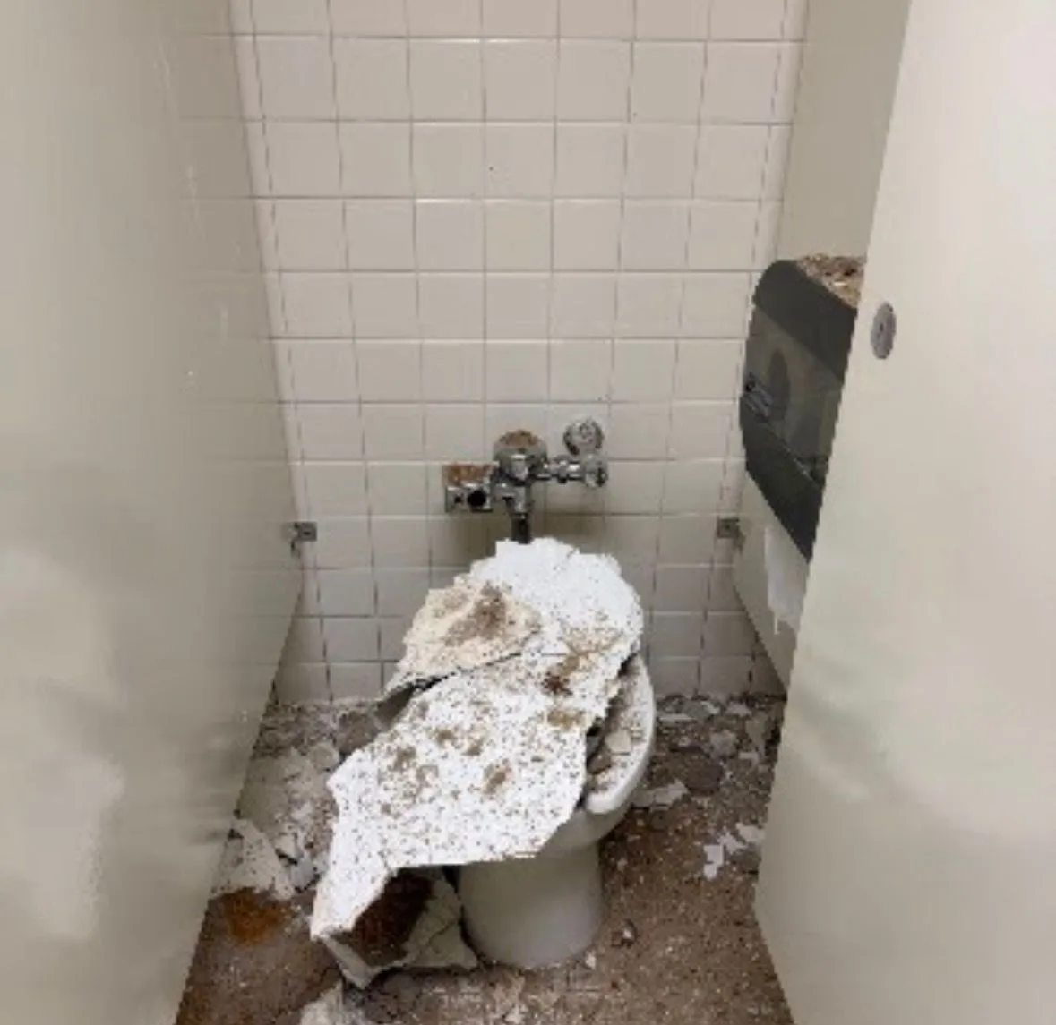 Mice, a Caved-In Ceiling, and Cloudy Water: The GSA’s New Office Is Falling Apart