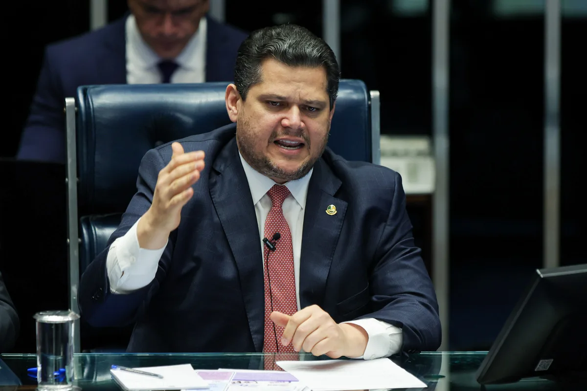 Alcolumbre comemora indícios de petróleo na Foz do Amazonas: "Estávamos certos"