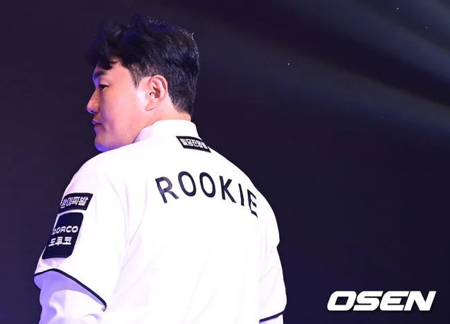 [사진]최지만, 'KBO 루키로 2027 신인드래프트에'
