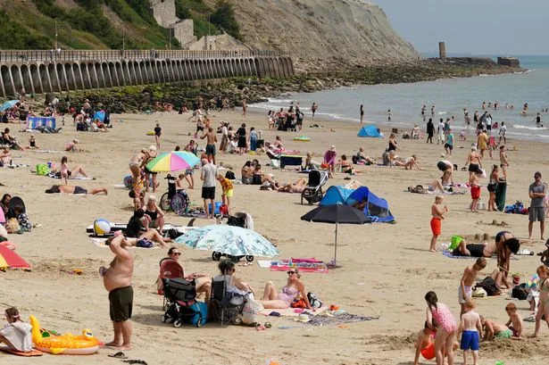 Met Office maps show fresh heat surge in days as 15 areas face 24C or more - full list