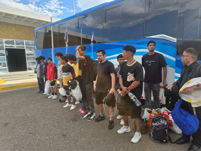 Alcaldía de Medellín expulsó a 17 venezolanos por cometer delitos