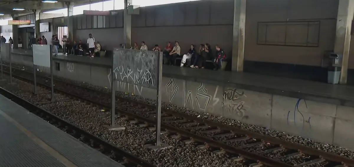 Linha Sul do Metrô do Recife chega ao segundo dia sem funcionar após falha elétrica