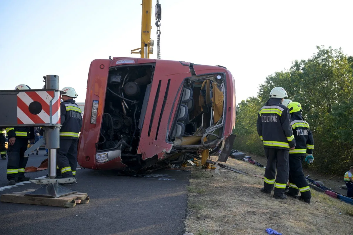 Acidente de autocarro na Hungria provoca 12 mortos