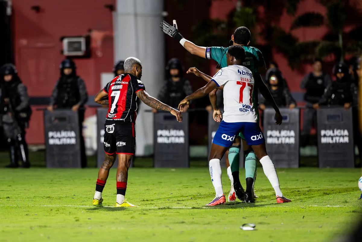 Confusão no BaVi: Cacá é suspenso, Marinho advertido e Jean Lucas absolvido