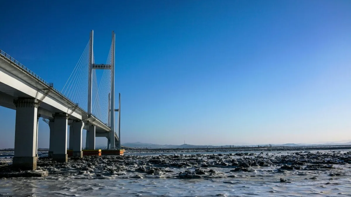 Neue Grenzbrücke zwischen China und Nordkorea eröffnet
