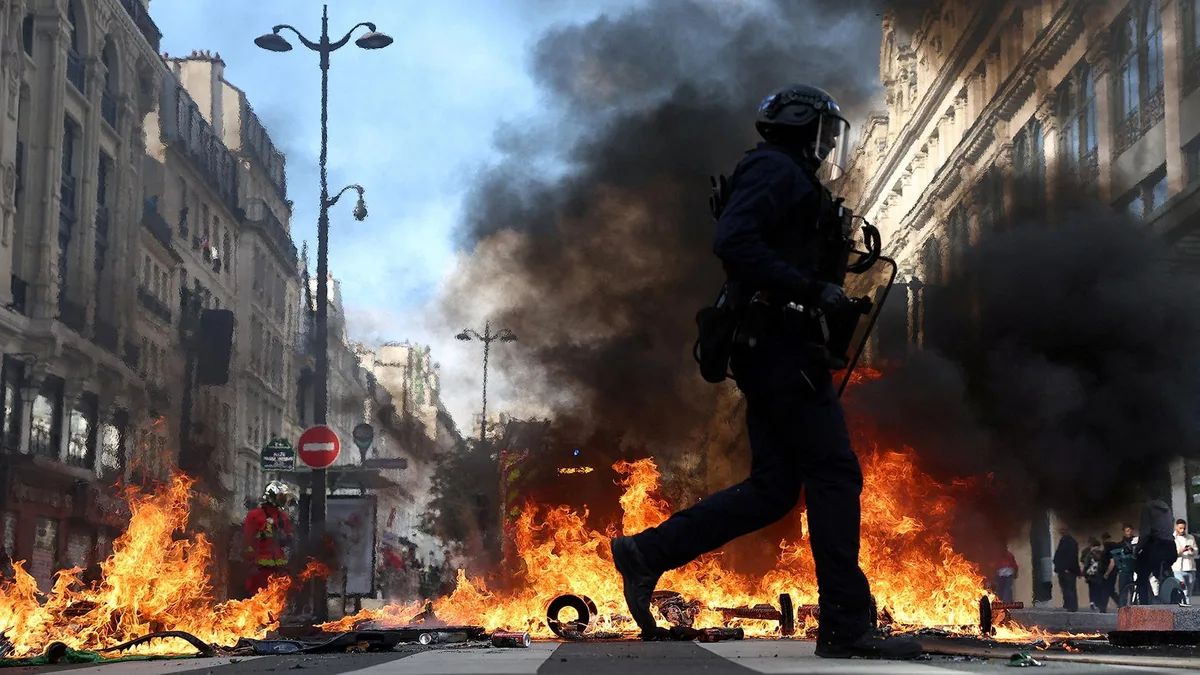 Schwere Ausschreitungen bei Massenprotesten in Frankreich
