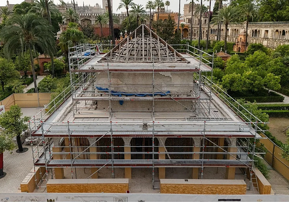El Alcázar de Sevilla modifica el proyecto de restauración del Cenador de Carlos V para reponer todas las cubiertas