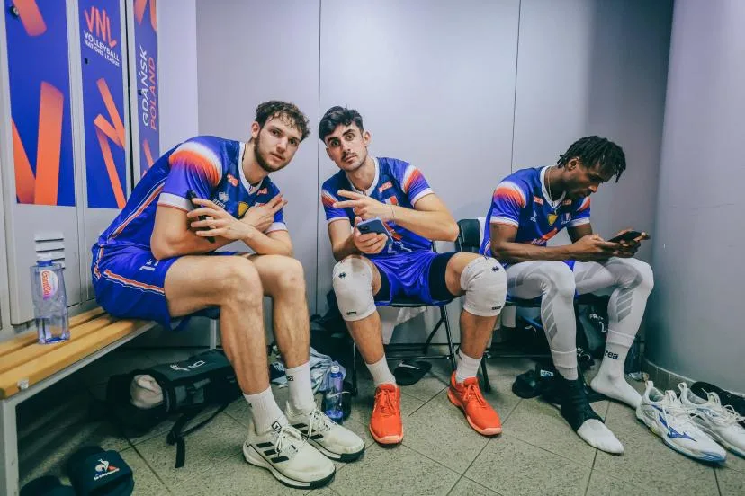 « J'essaie d'y passer le moins de temps possible, car c'est souvent une perte d'énergie » : en pleine compétition, les Bleus se détachent des réseaux