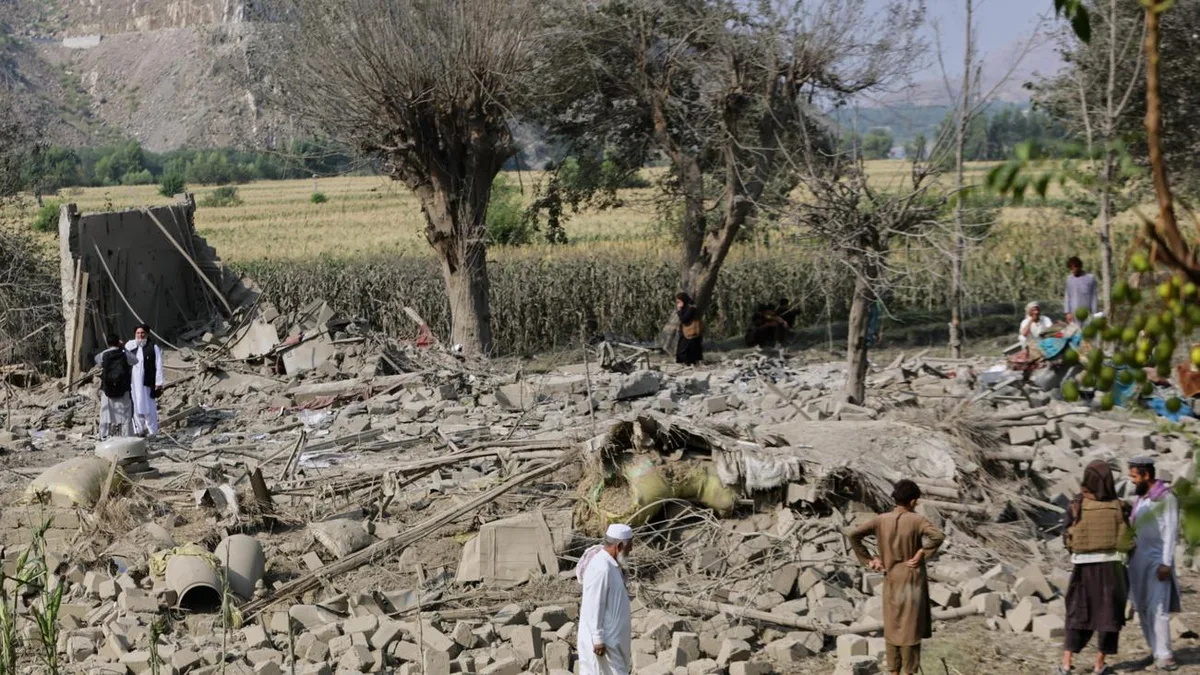Pakistan und Afghanistan: Pakistan fliegt Angriffe auf Ziele in Afghanistan