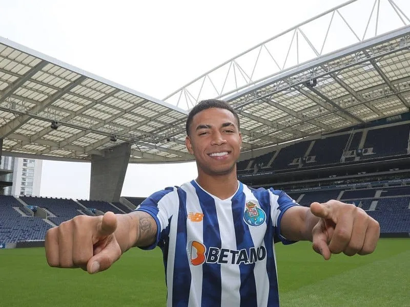 Fortaleza anuncia Kaio Henrique, lateral formado pelo Corinthians