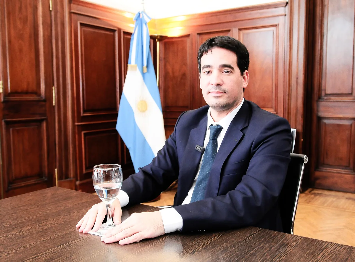 El nuevo salvataje de EE.UU., la broma de Karina y la pelea con las universidades: “No incumplimos la ley”