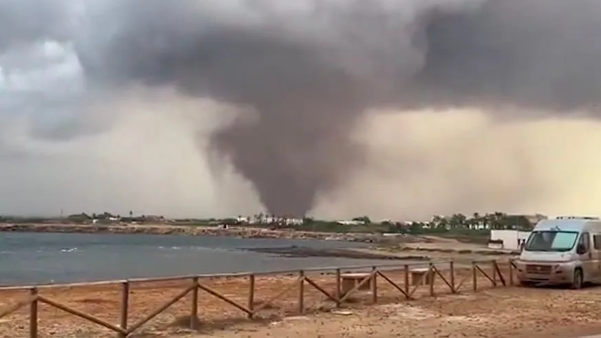 Gefahr im Mittelmeer - Tornado verwüstet Sizilien