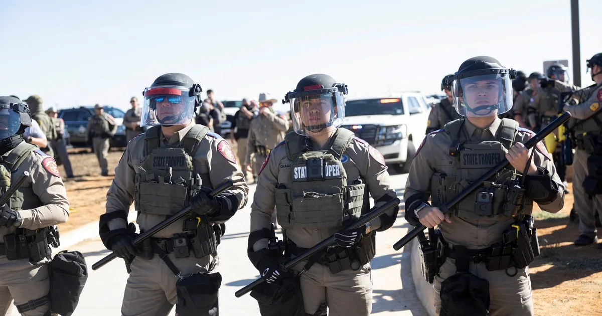 Confirmado | Constructores alertan que las redadas del ICE dejan sin mano de obra a la industria y se dispara el costo de las viviendas en Texas