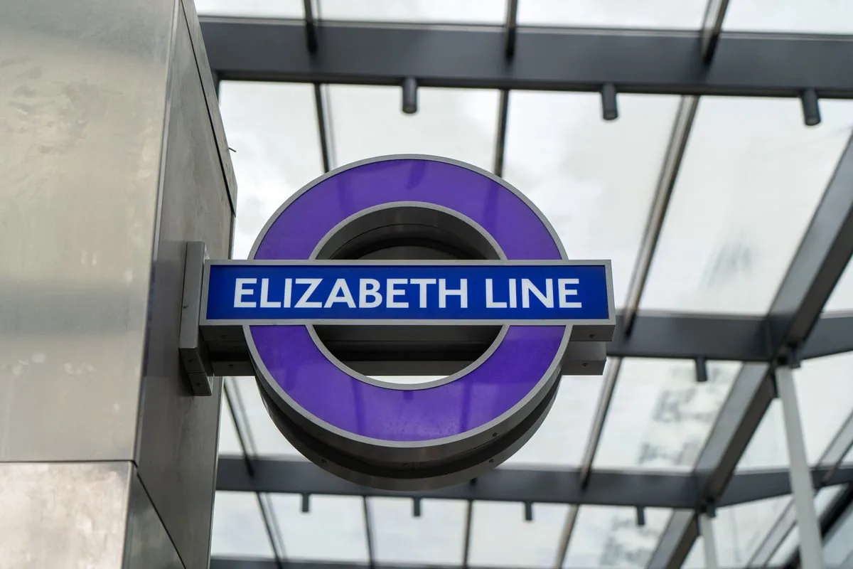 London travel news LIVE: Trespassers cause rail chaos as Elizabeth Line trains halted