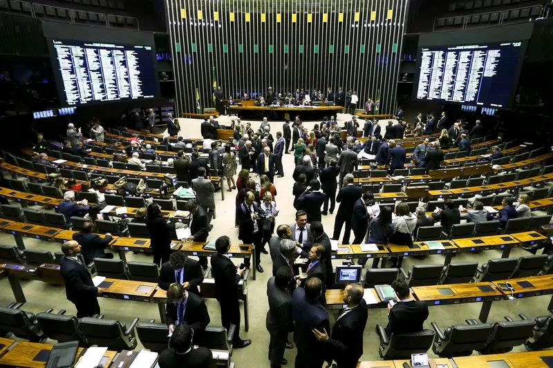 Câmara aprova novo teto do MEI e inclui perdão de dívidas; veja os valores