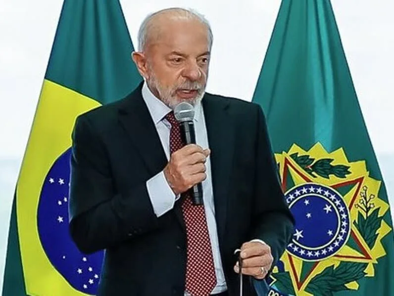 Lula atribui a Lira criação "a contragosto" da taxa das blusinhas