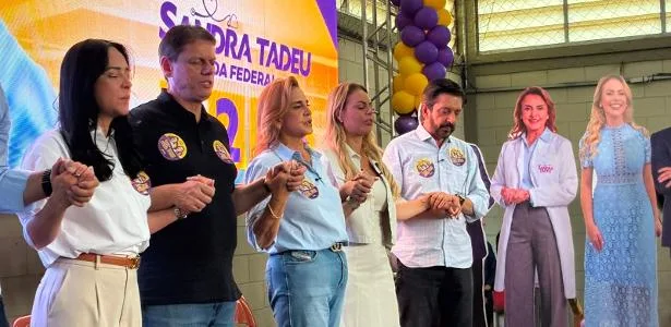 Flávio 'é o que tem para hoje', diz candidata do PL ao lado de Tarcísio