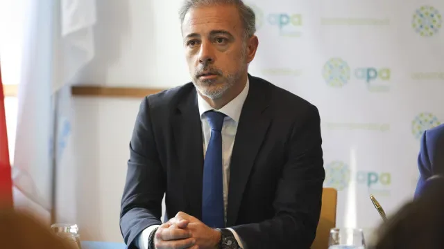 Presidente da Câmara do Porto garante regras para lojas de souvenirs