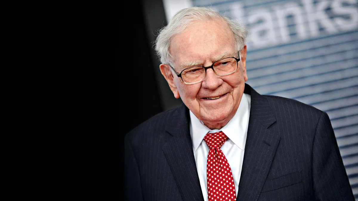 Aos 96 anos, Warren Buffett deixa liderança do conselho da Berkshire; saiba quem vai assumir