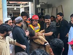 Eigentümer festgenommen: Schuldach in Pakistan stürzt ein - mindestens 28 Schüler sterben