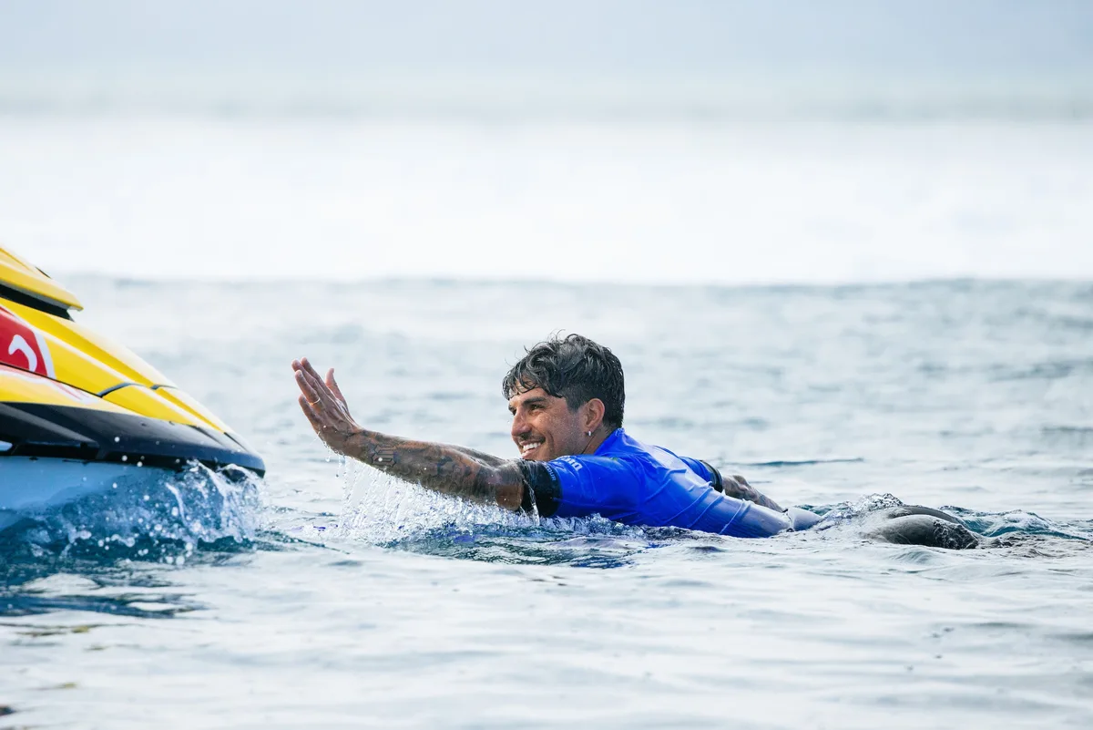 Com vice de Medina em Fiji, Brasil segue com quatro surfistas no top 5 do ranking da WSL