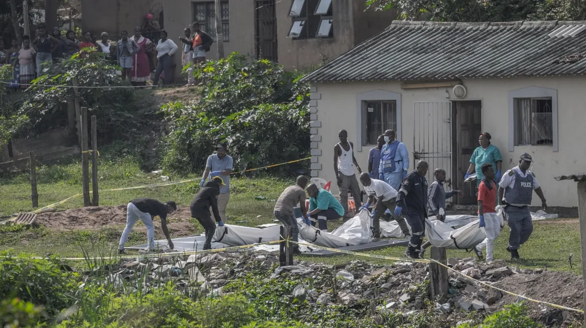 Masacre en Sudáfrica: tres hombres entraron armados a una fiesta y asesinaron a tiros a 11 personas