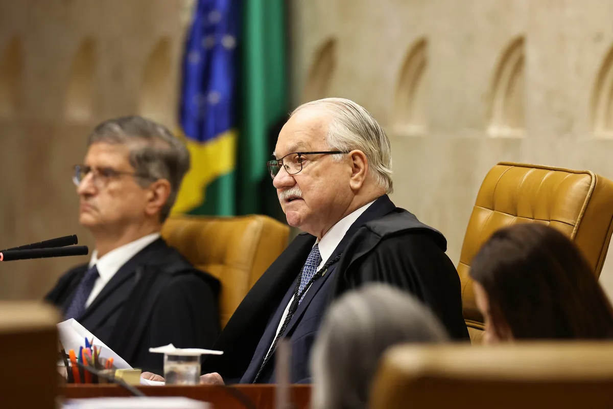 Dino x Fachin: sessão do STF também foi marcada por críticas de ministro ao presidente da Corte