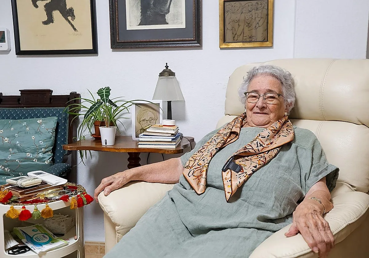 Grigera, filóloga y centenaria: «Un conocido académico de la RAE me dijo que en España era normal atribuirse libros que eran de otros»