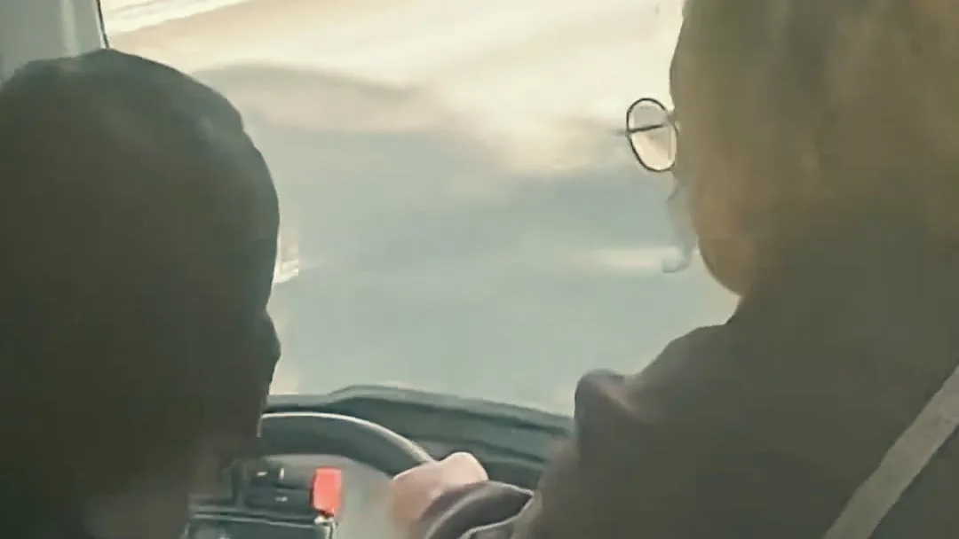 Schockfahrt im Reisebus - Fahrer bewusstlos! Passagiere retten 50 Fahrgäste