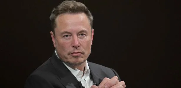 Elon Musk reage à liderança de Flávio em site de apostas na eleição: "Wow"