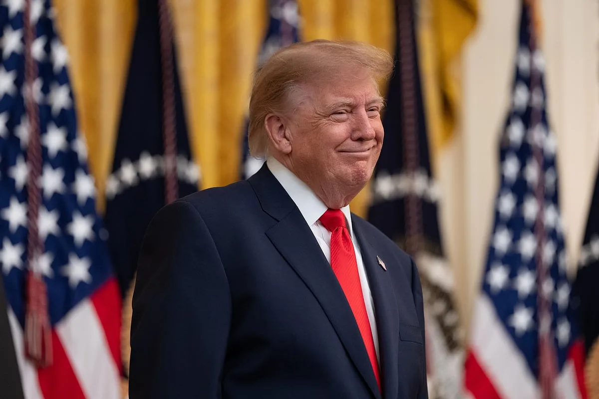 EUA suspendem sanções ao gasóleo russo e Trump garante que Putin vai fornecer imediatamente 300 mil toneladas
