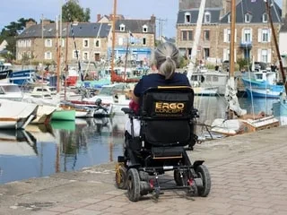 « Au concert, je n’ai vu que des dos » : handicapée, elle déplore l’absence d’aménagements dans ce festival en Bretagne