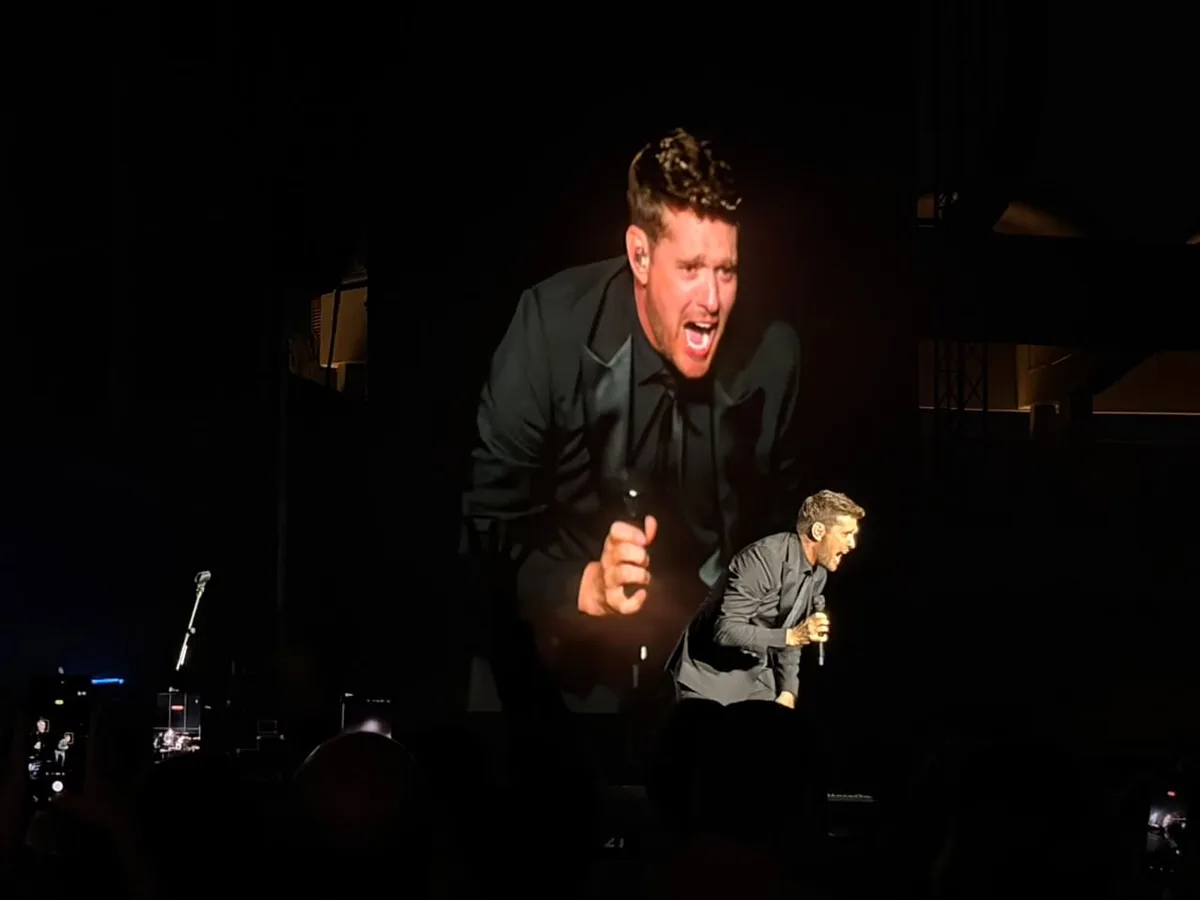 Michael Bublé conquista el Coliseo GNP de Guadalajara con carisma y talento: “Yo soy Miguel Burbujas”