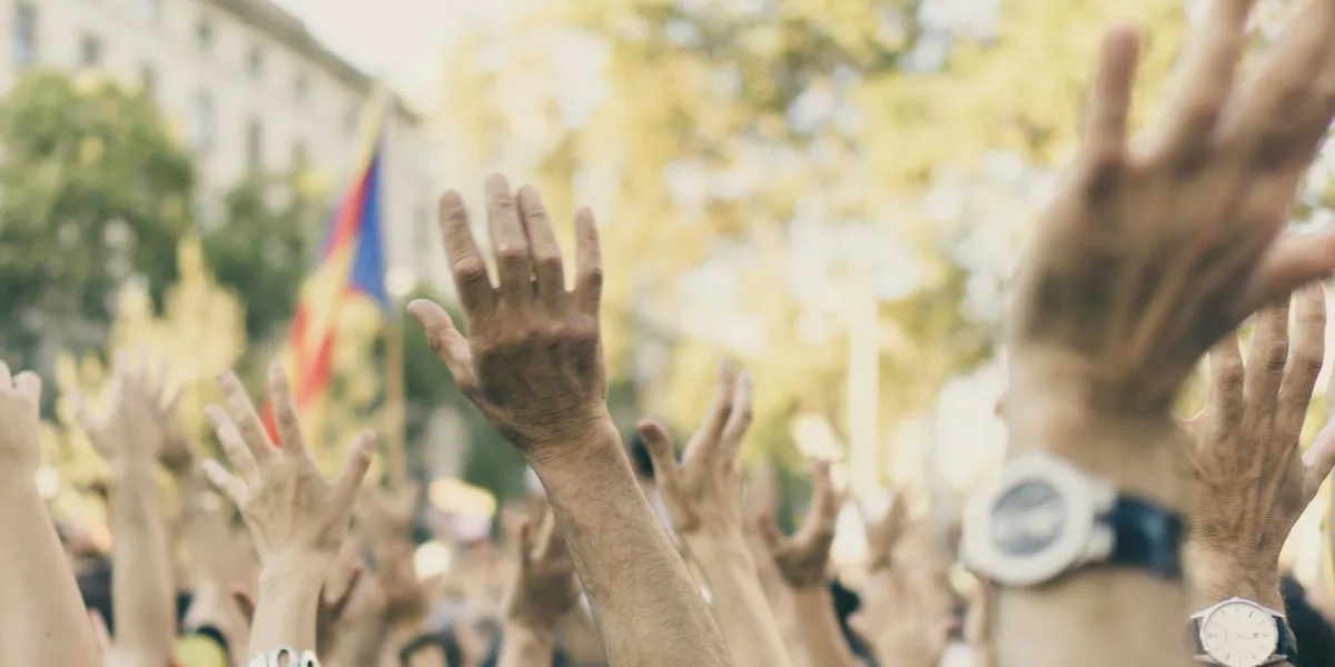 "O ritual do poder". Quando o comício vira ritual, a política deixa de ser apenas discurso