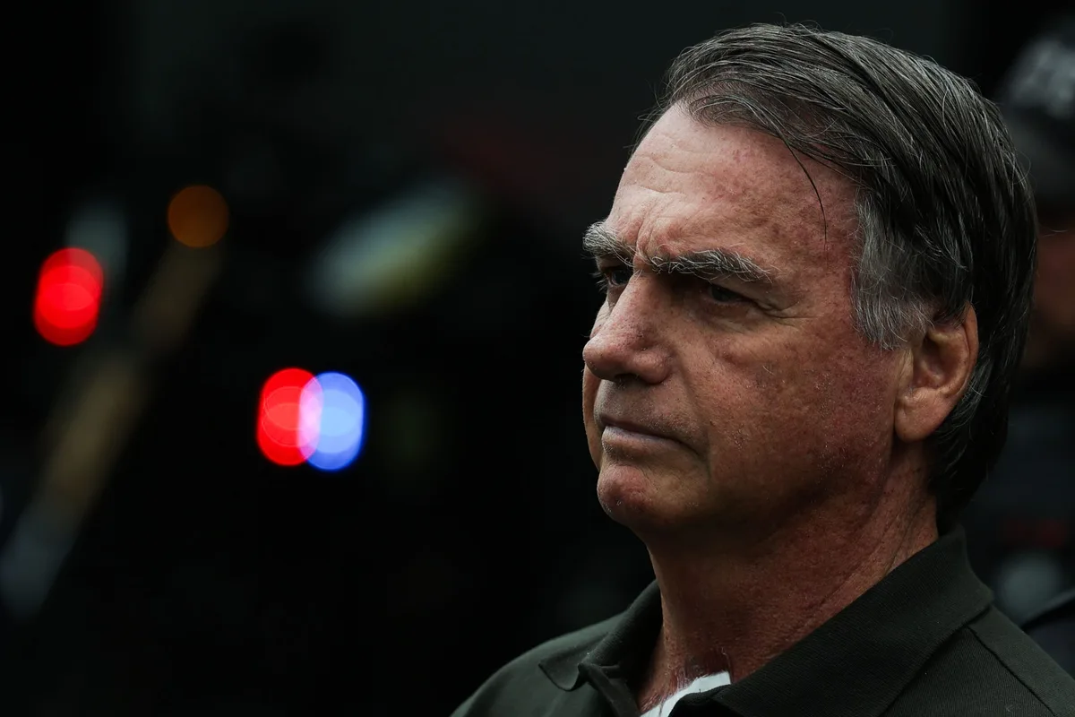 Bolsonaro desiste de pedido para suspender execução de pena