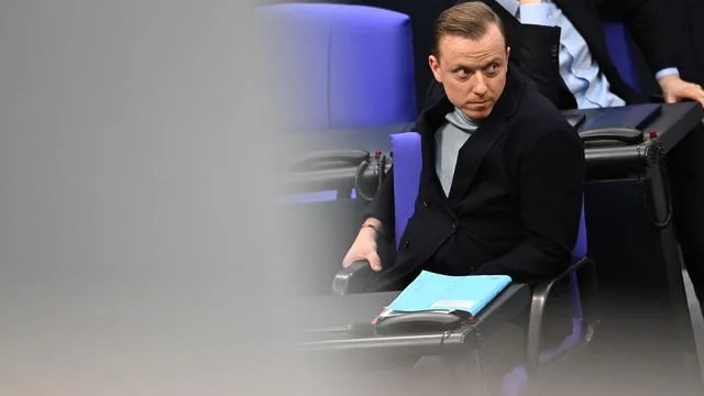 Razzia im Bundestag: Ermittler durchsuchen Bundestagsbüro des SPD-Abgeordneten Ahmetovic