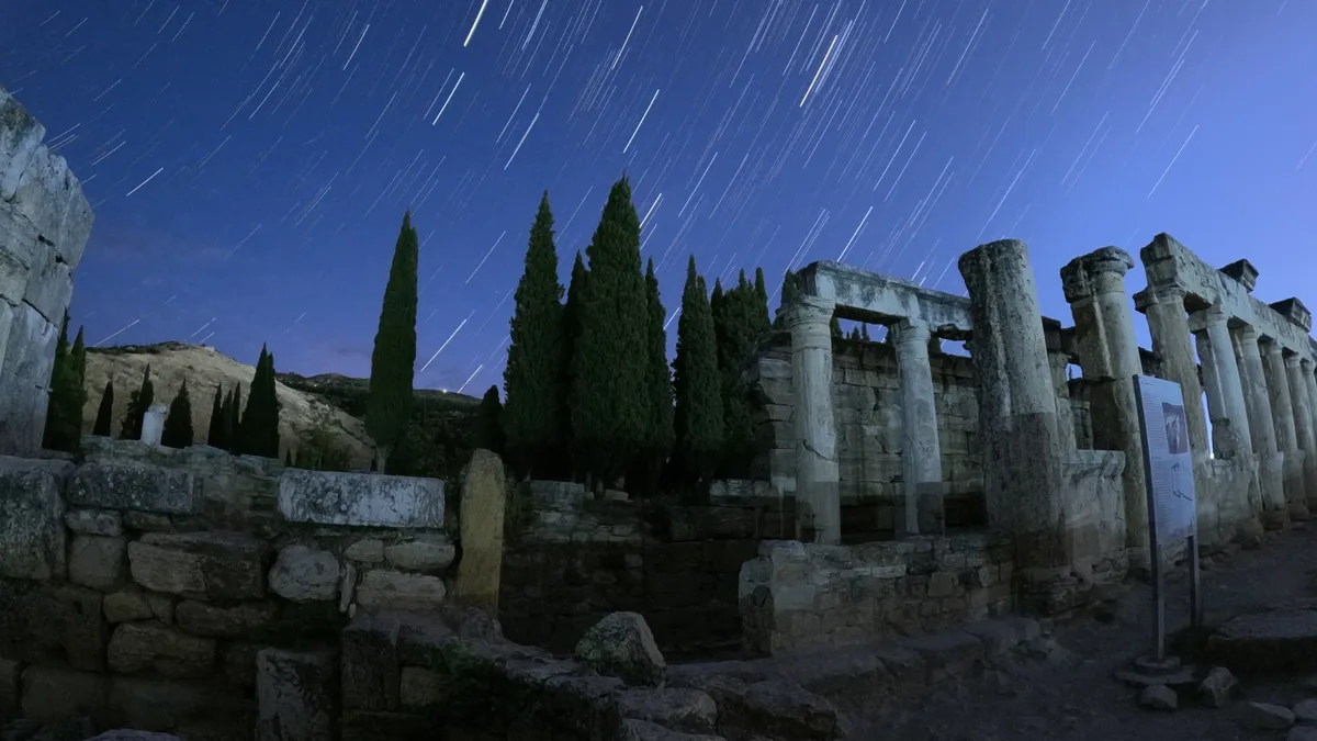 Perséides: les plus belles images de la pluie d'étoiles filantes dans le monde