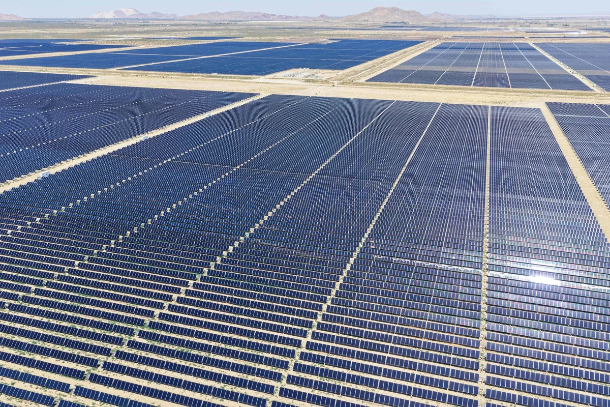 Energia limpa avança nos EUA apesar de esforços de Trump para frear transição energética