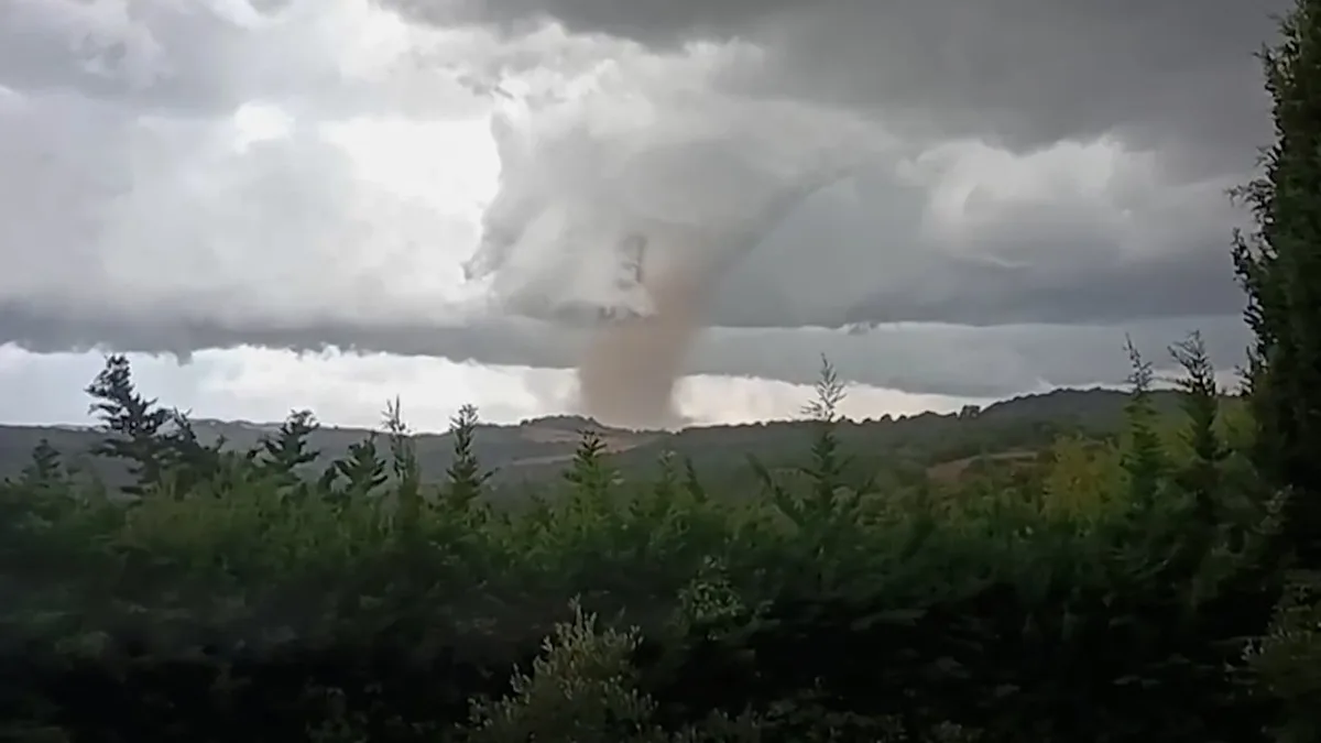 41 Verletzte und schwere Schäden - Video zeigt Tornado in Südfrankreich