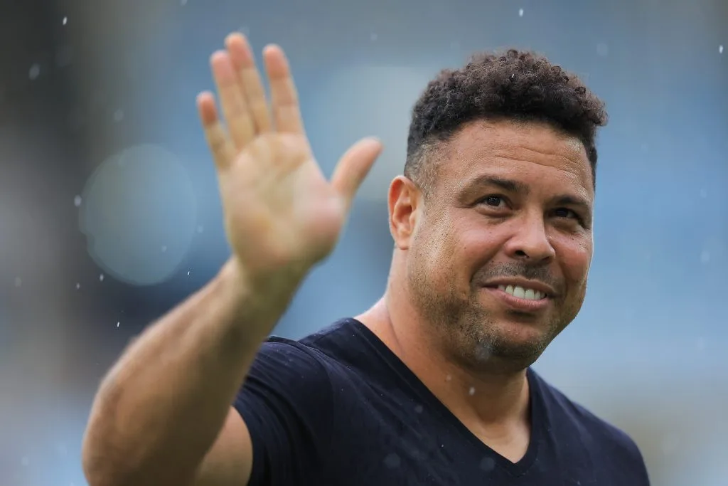 São Cristóvão e Cruzeiro brigam nas redes por Ronaldo Fenômeno: “Não formaram ele”