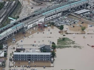 Inondations au Japon : le bilan grimpe à neuf morts, plus de 1 000 habitations sous les eaux
