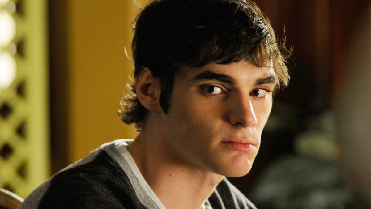 RJ Mitte Remembered By ‘Breaking Bad’ Co-Stars: “This Is So Heartbreaking”