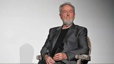 "Je pense qu’un agriculteur avisé deviendrait très précieux en cas de catastrophe" : Ridley Scott imagine un monde post-apocalyptique pour demain dans "The Dog Stars"