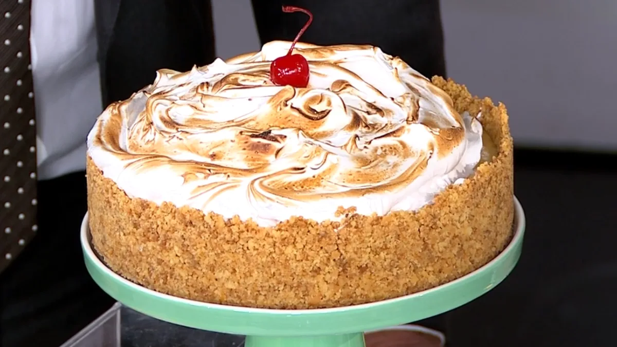 Janelle Halil’s easy lemon meringue pie with ‘Lazy Girl’ lemon curd