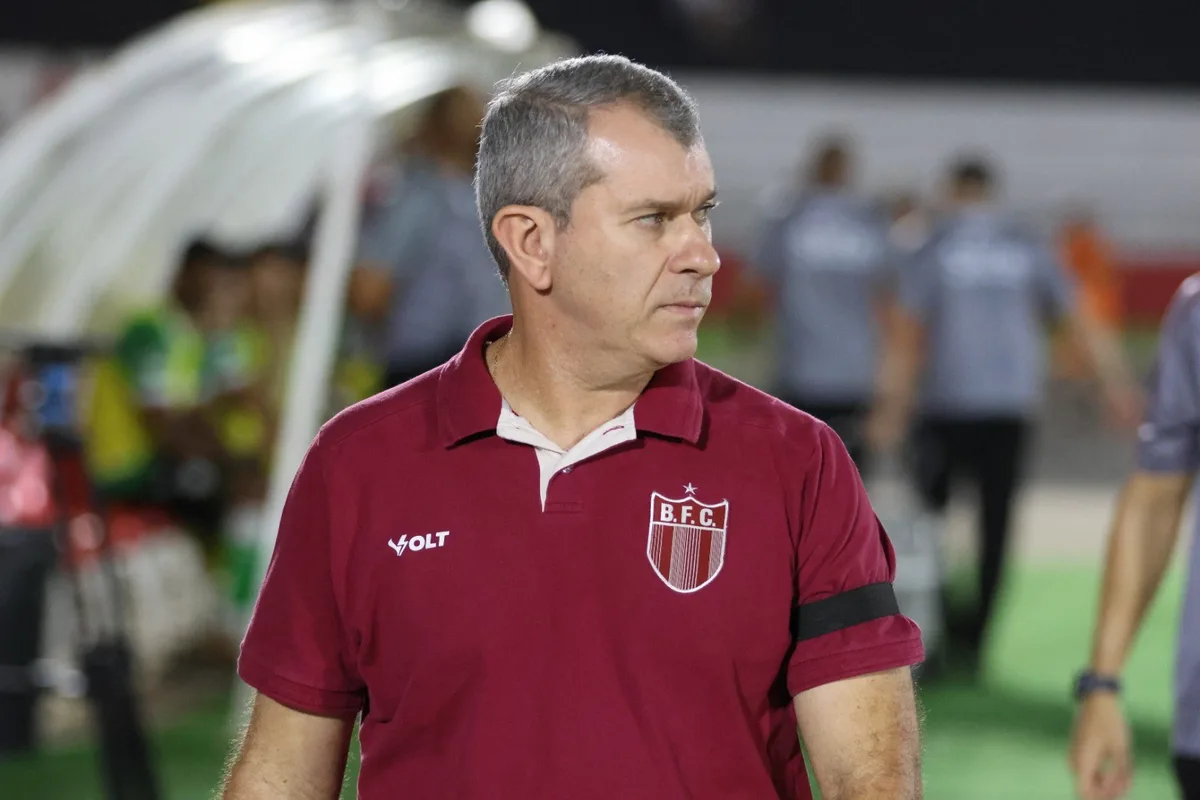 Badaró vira opção para zaga do Botafogo-SP, mas Tencati alerta para evolução “gradativa”