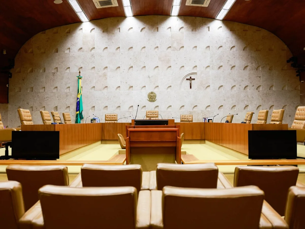Relação de ex-banqueiro com ministros do STF gera crise institucional