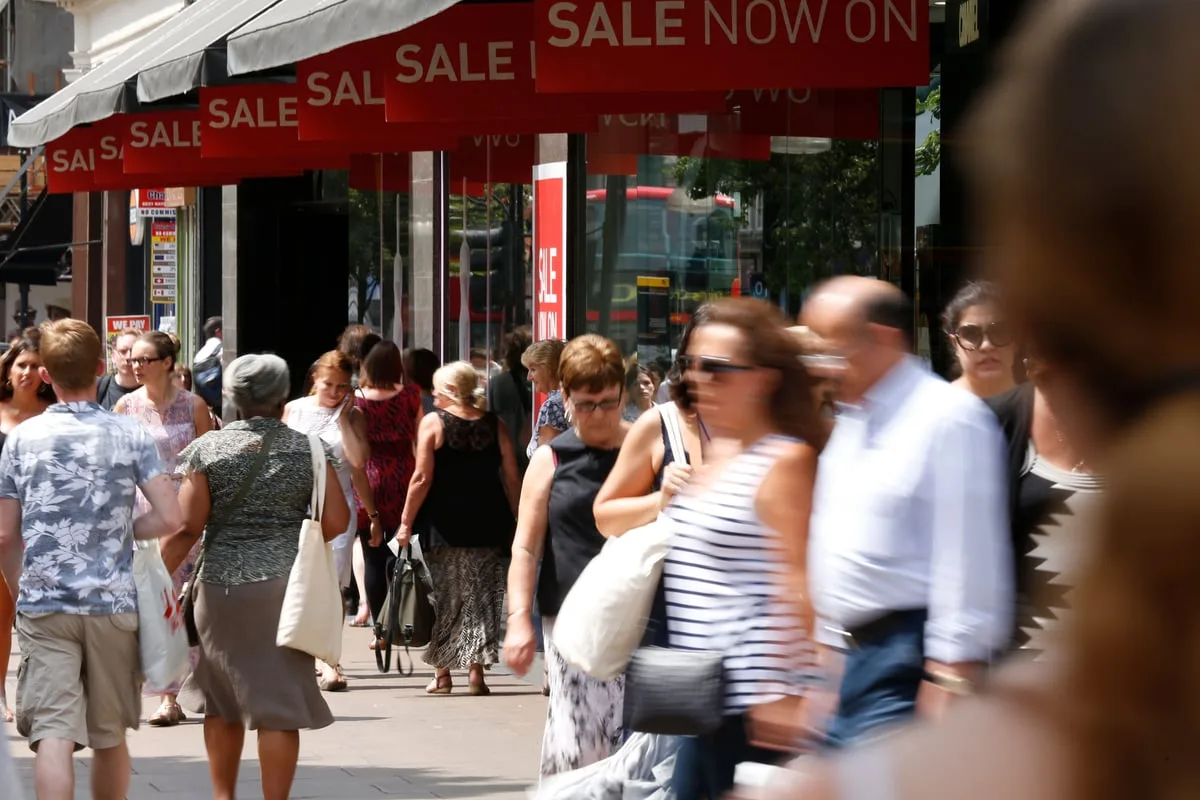 Faces of Oxford Street shoppers to be scanned in hunt for wanted crime suspects