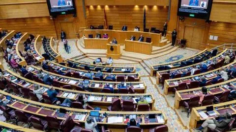 El miedo a un Senado dominado por PP y Vox acelera los contactos en la izquierda